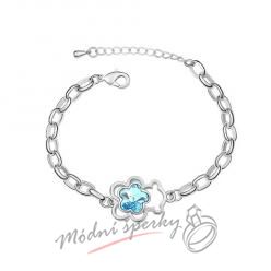 Náramek s krystaly Swarovski Elements medvídek s květinou aquamarine